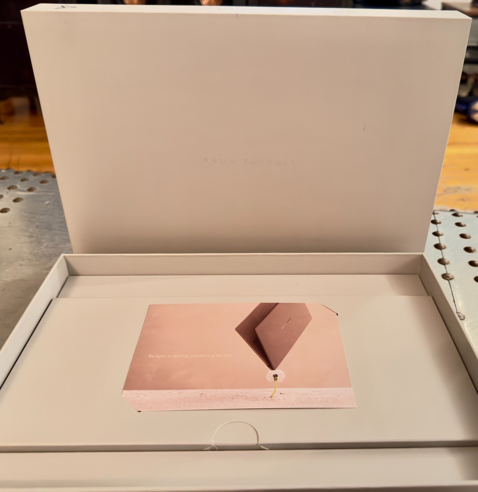 ASUS Zenbook A14 14-inch OLED Laptop Qualcomm Snapdragon, 16GB RAM, 512GB SSD