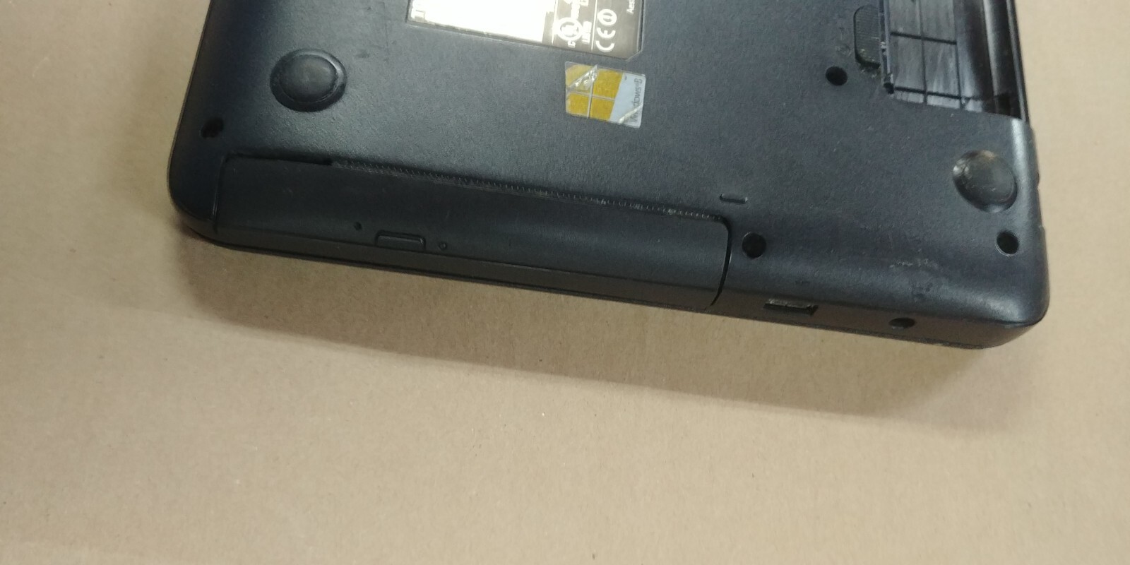 Toshiba c855D-S5105 AMD Vision INCOMPLETE FOR PARTS