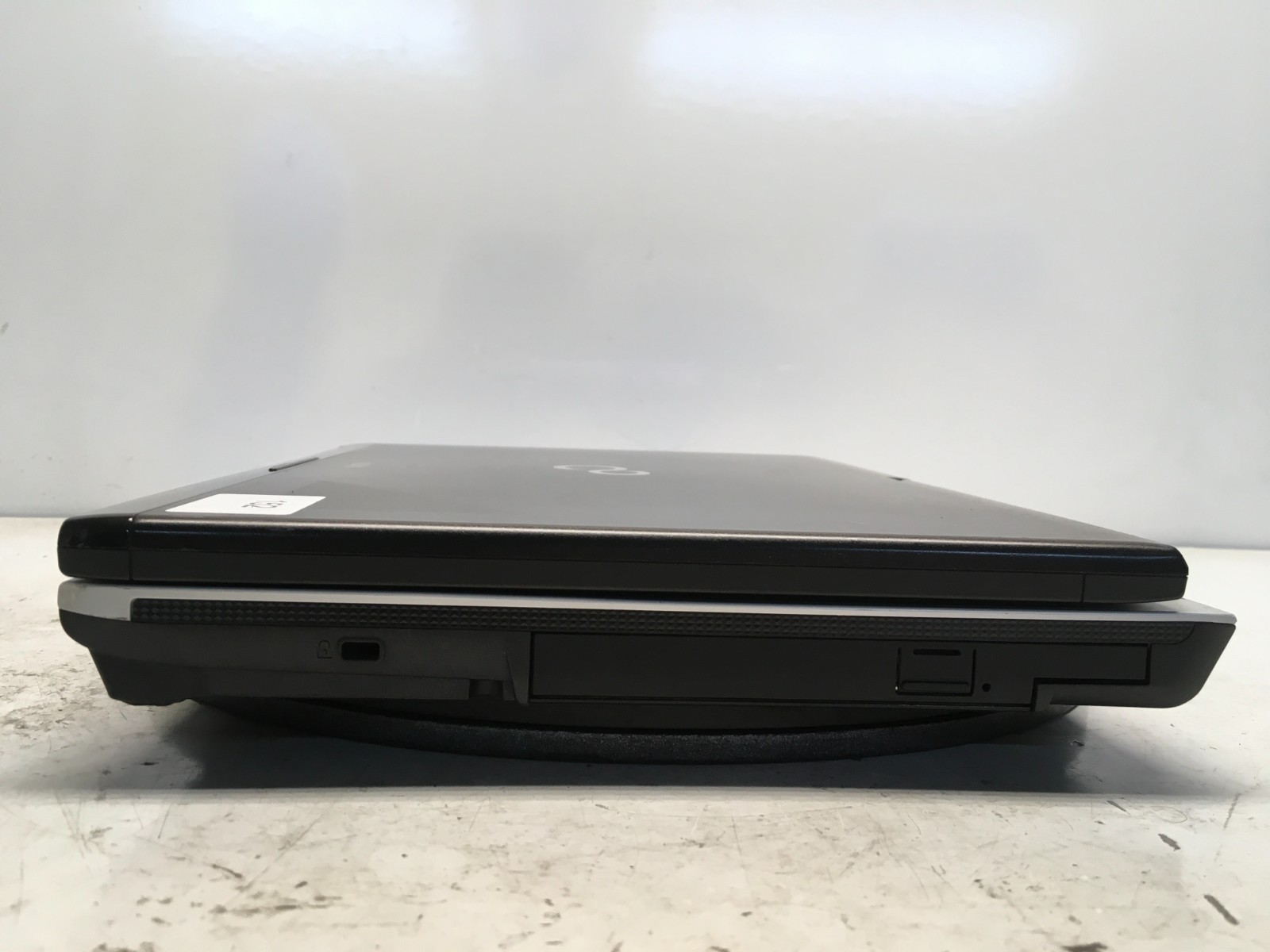 Fujitsu LifeBook T900 Intel i5-M560 2.67GHz 4 GB NO HDD