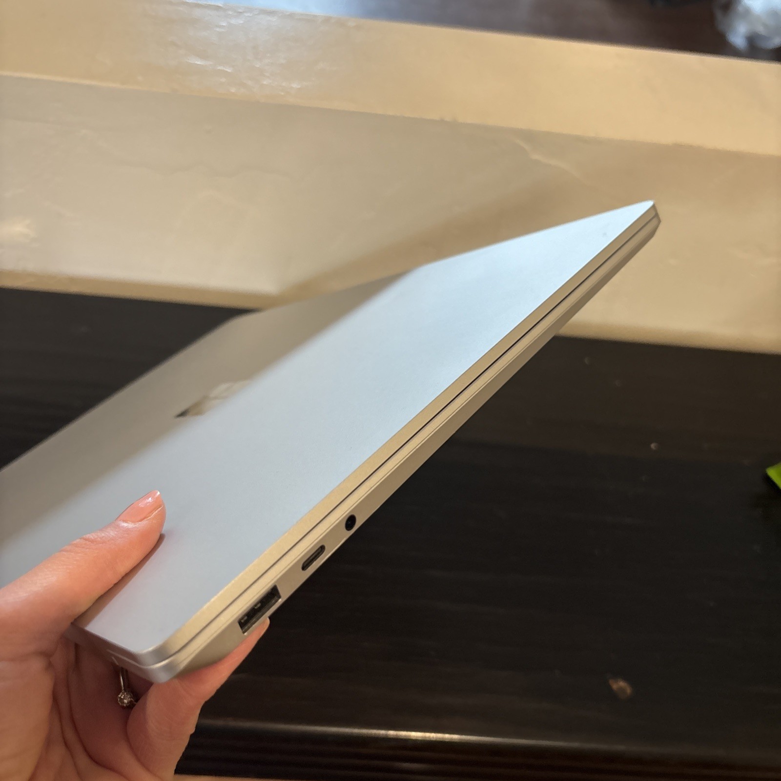 Microsoft Surface Book 3 13.5″ Touchscreen (256GB SSD, Intel Core i7-1065G7,…
