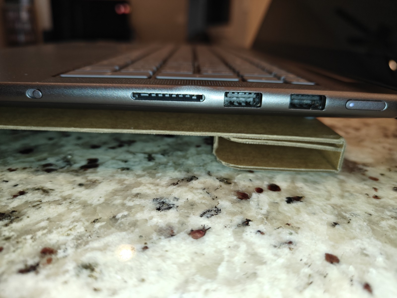 Lenovo Yoga Pro 9i Aura Edition 16″ 2.8K 120Hz OLED TOUCH Ultra 9 32GB 1TB SSD