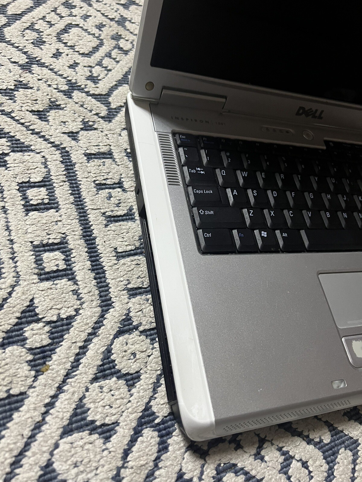 Vintage 2006 Dell Inspiron 1501 Model PP23LA Premium Silver Laptop.