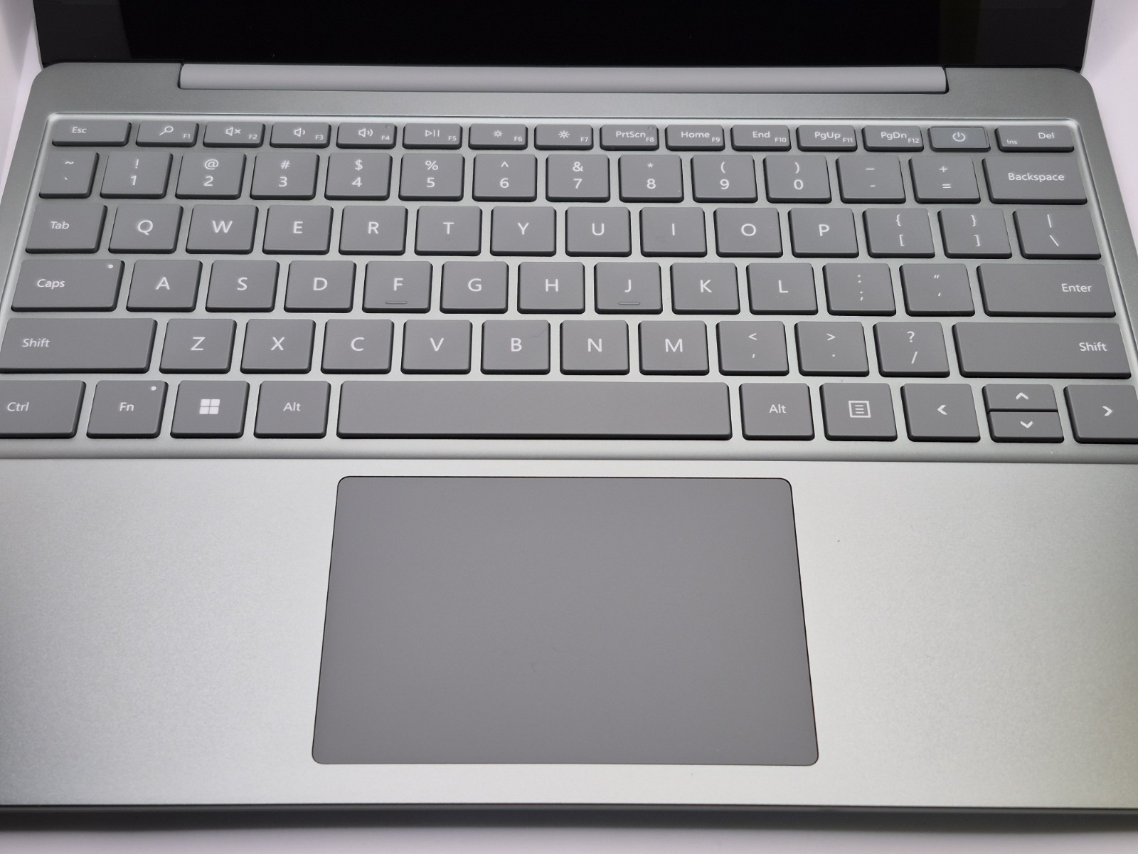 Microsoft Surface Laptop Go 3 12.4″ 8GB RAM – 256GB SSD Sage Cycle 101