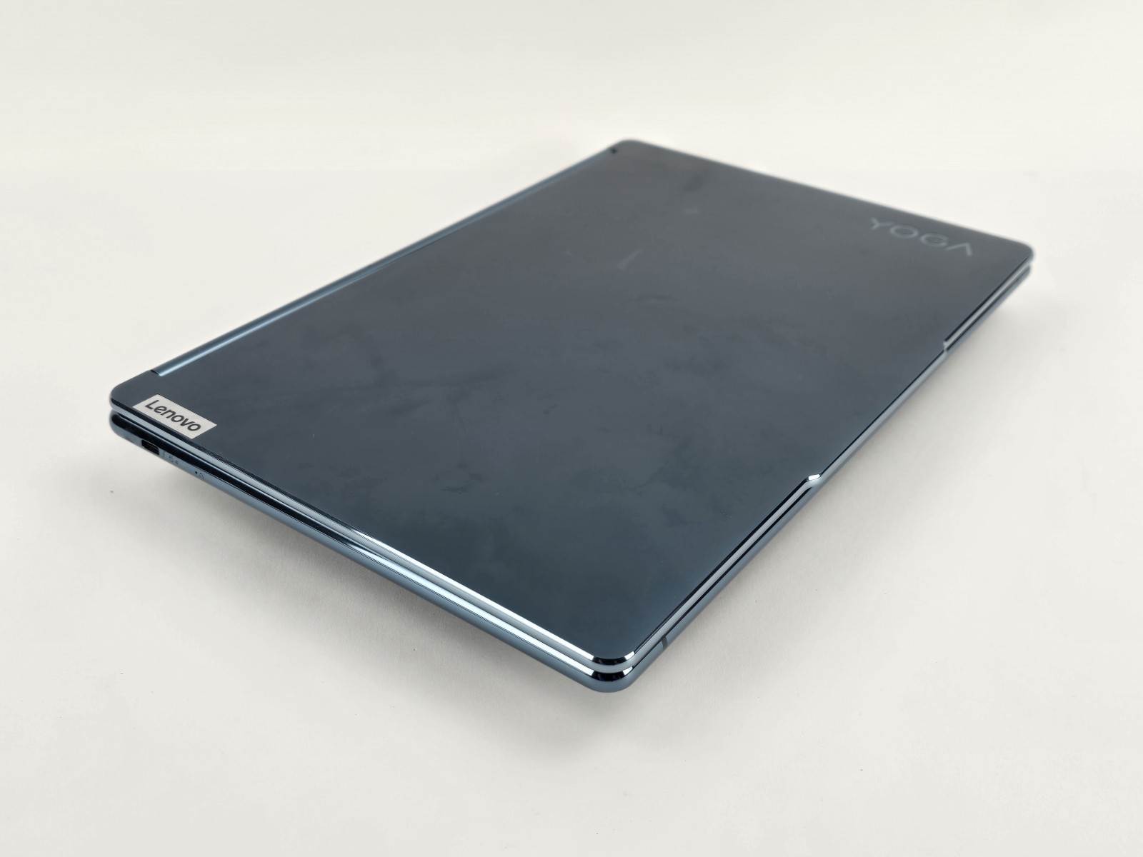 Lenovo Yoga Book 9i Dual 13.3″ 2.8K OLED Ultra 7 155U 16GB 1TB – Used – READ