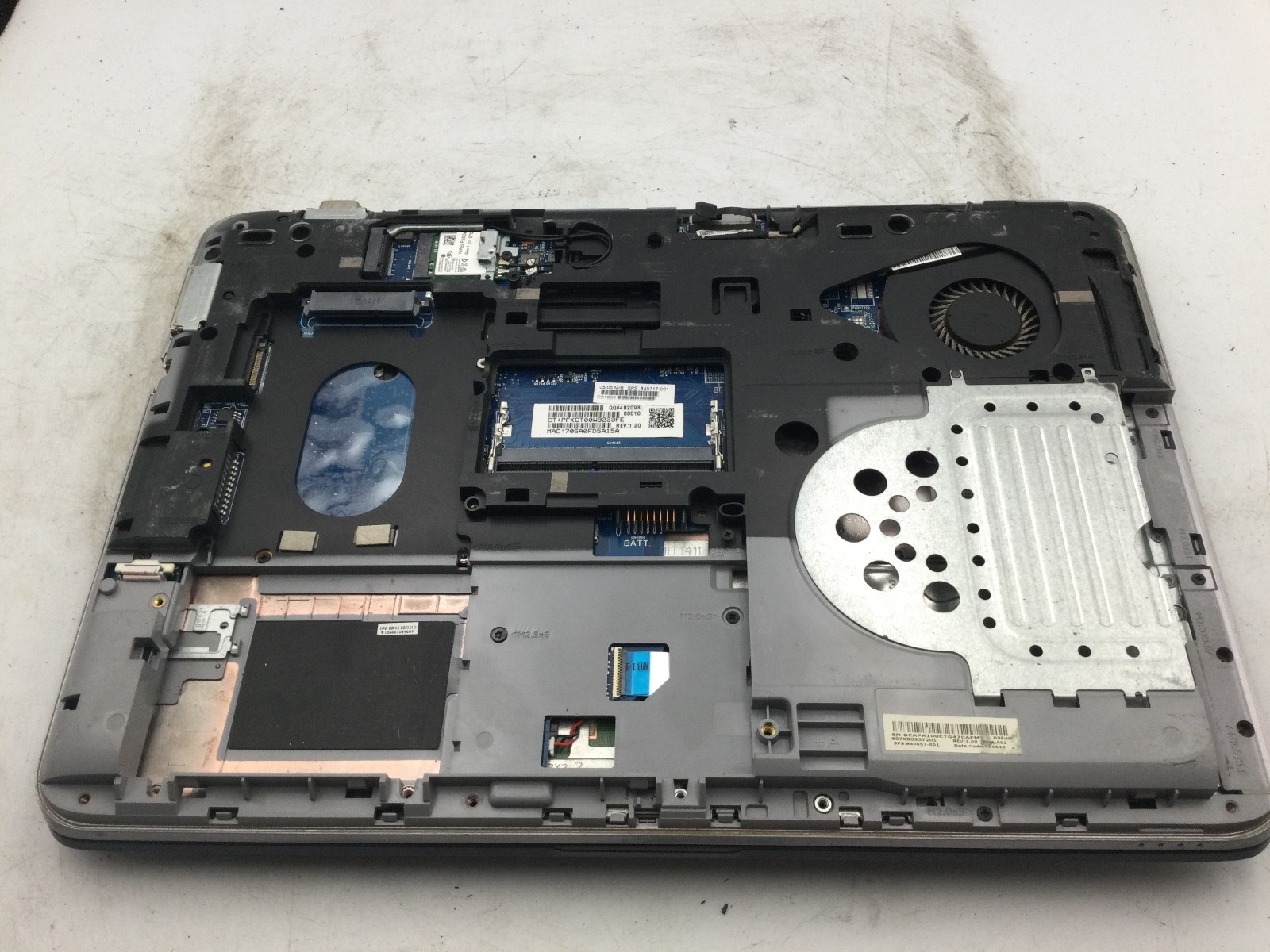 HP PROBOOK 640 G3 – FOR PARTS/NO POWER – MISSING PARTS – INTEL I3 – READ – BB