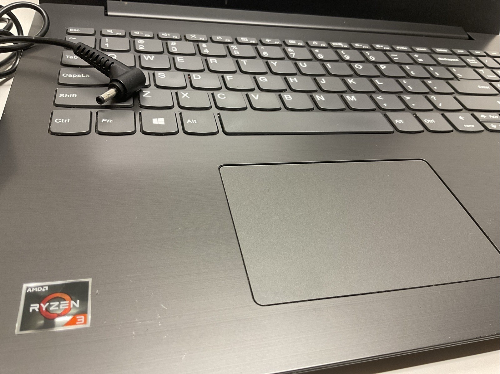 Lenovo IdeaPad 330-15ARR 15.6″ Windows 11 CPU AMD Ryzen 3 2200U RAM 8GB HDD 1TB