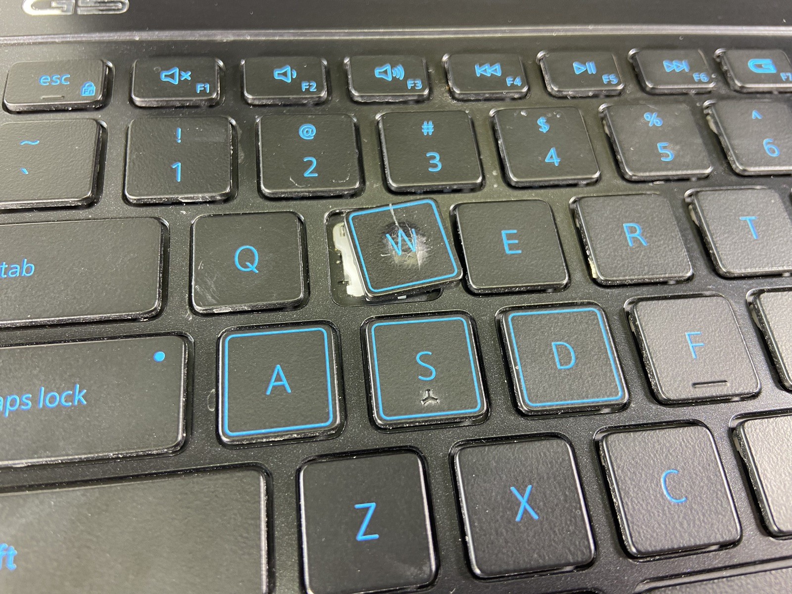 DELL G5 15 5500 i5-10300H @ 2.50GHz, 8GB RAM, NO HDD/OS