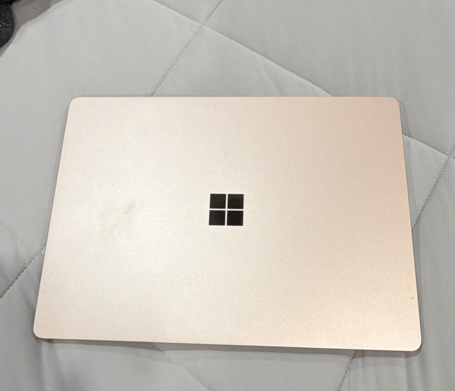 Microsoft Surface Laptop 3 13.5″ i5 8GB 256GB SSD Win10 With Carrying Case