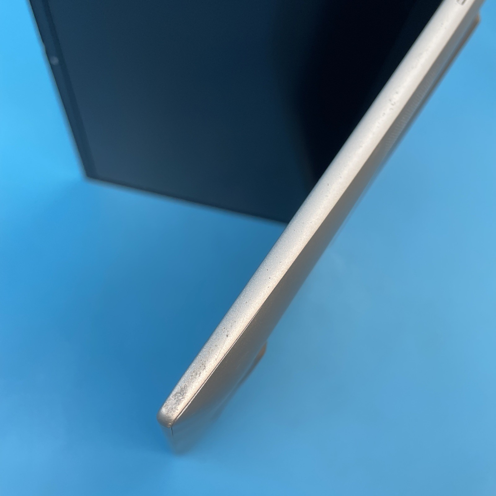 HP EliteBook 840 G10 | i5-1345U | 16GB RAM | 256GB SSD | WIN 11 PRO | 79% BATT