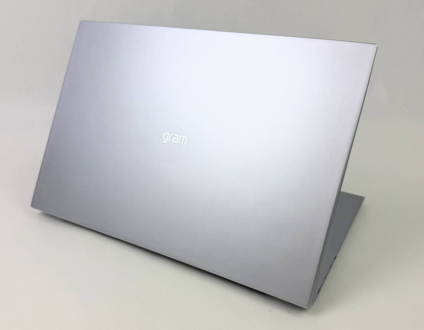 LG Gram 16Z90P 16″ 2560×1600 i7-1165G7 16GB 512GB SSD W11H