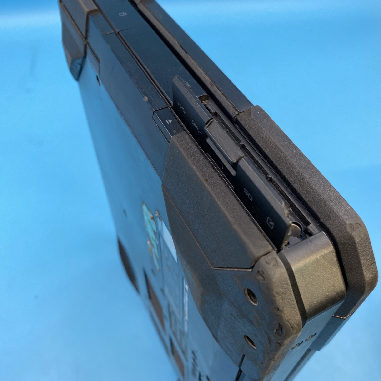 (LOT OF 13) Dell Latitude Rugged Laptops | i5 4TH-8TH | 4-16GB RAM | NO DRIVE/OS