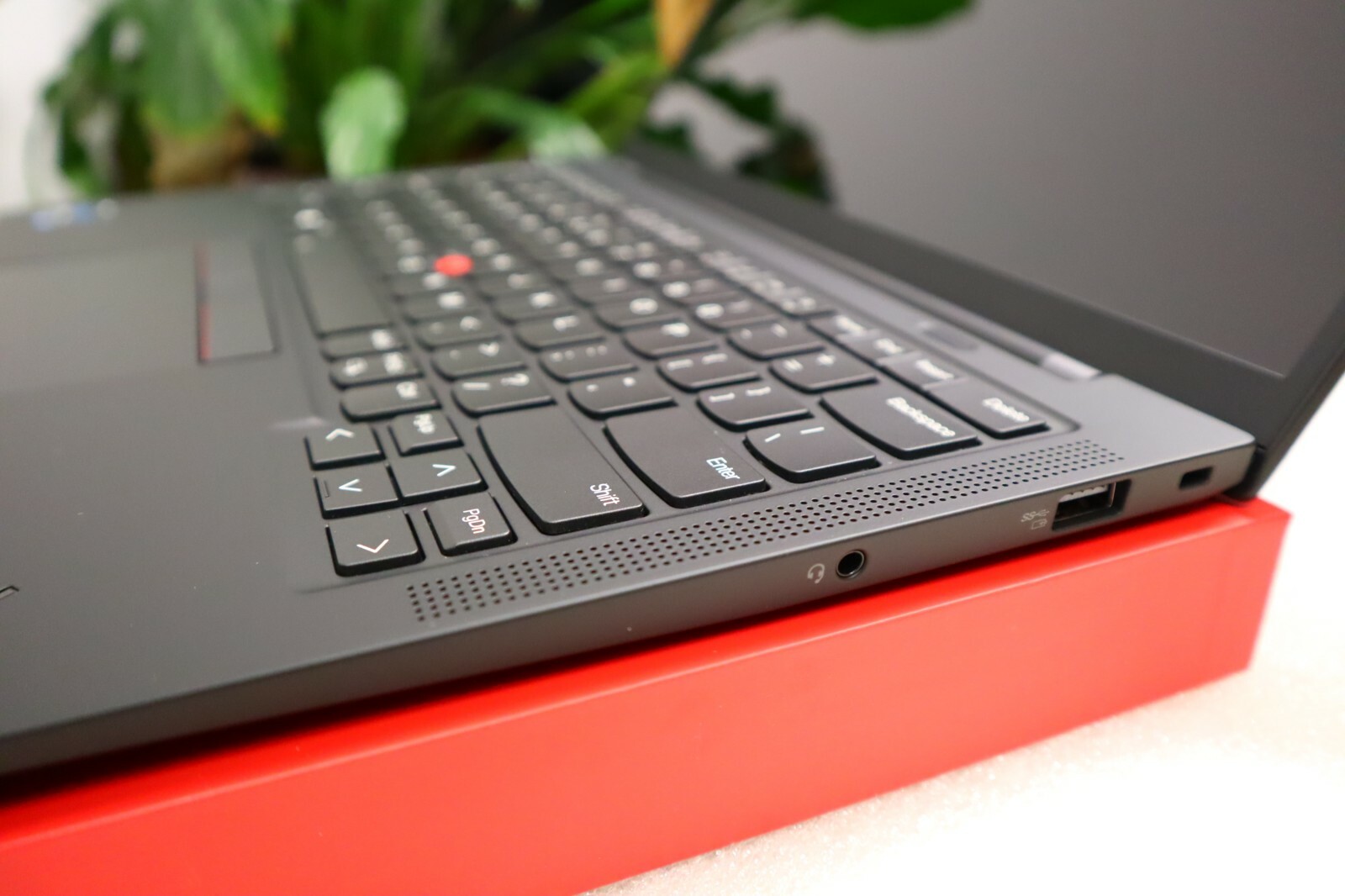 US English Lenovo Thinkpad X1 Carbon G9 WQUXGA i7-1185G7 32GB 1TB Gar Laptop