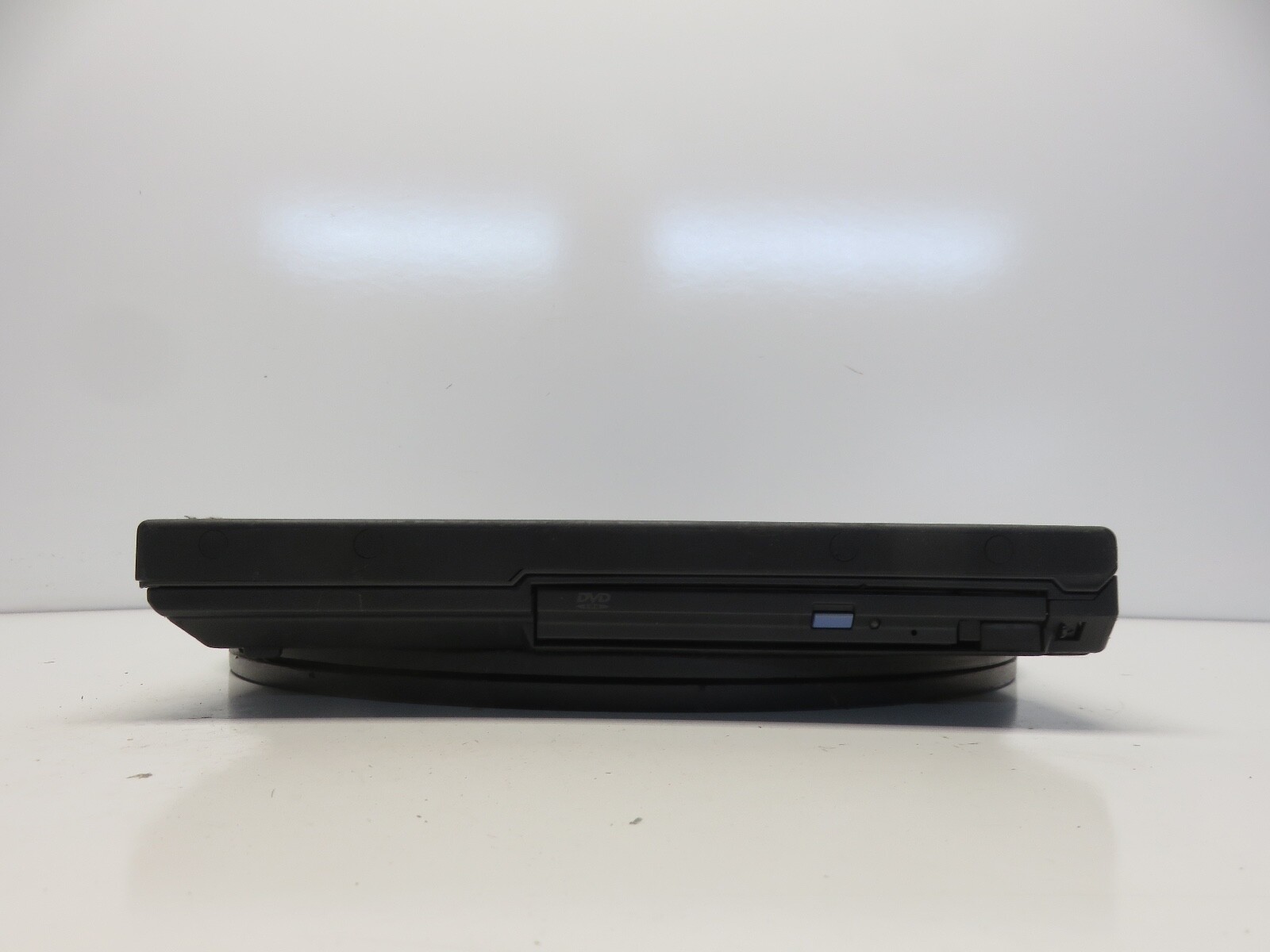IBM ThinkPad T21 Intel Pentium III 800MHz 64 MB NO HDD No Batt