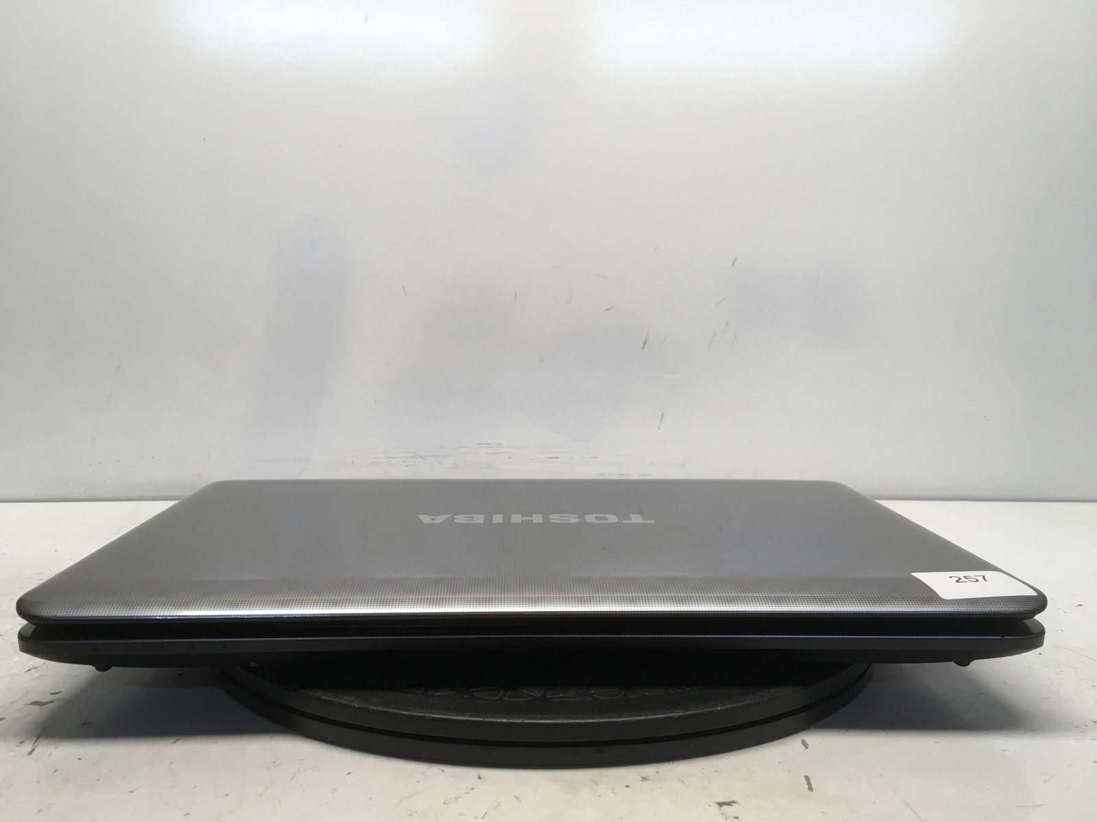 Toshiba Satellite L755-S5306 Intel i3-2330M 2.2GHz 4 GB NO HDD NO BATT