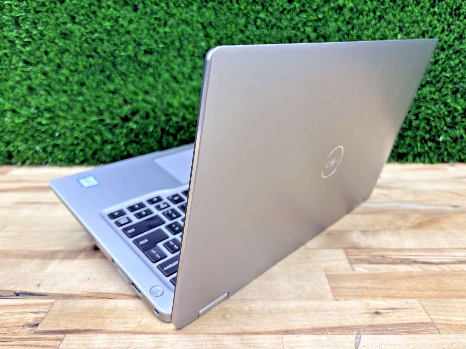 Dell Latitude 7400 2-in-1 Intel i5-8th Gen 1.60GHz 8GB RAM 256GB SSD Win 11 Pro*