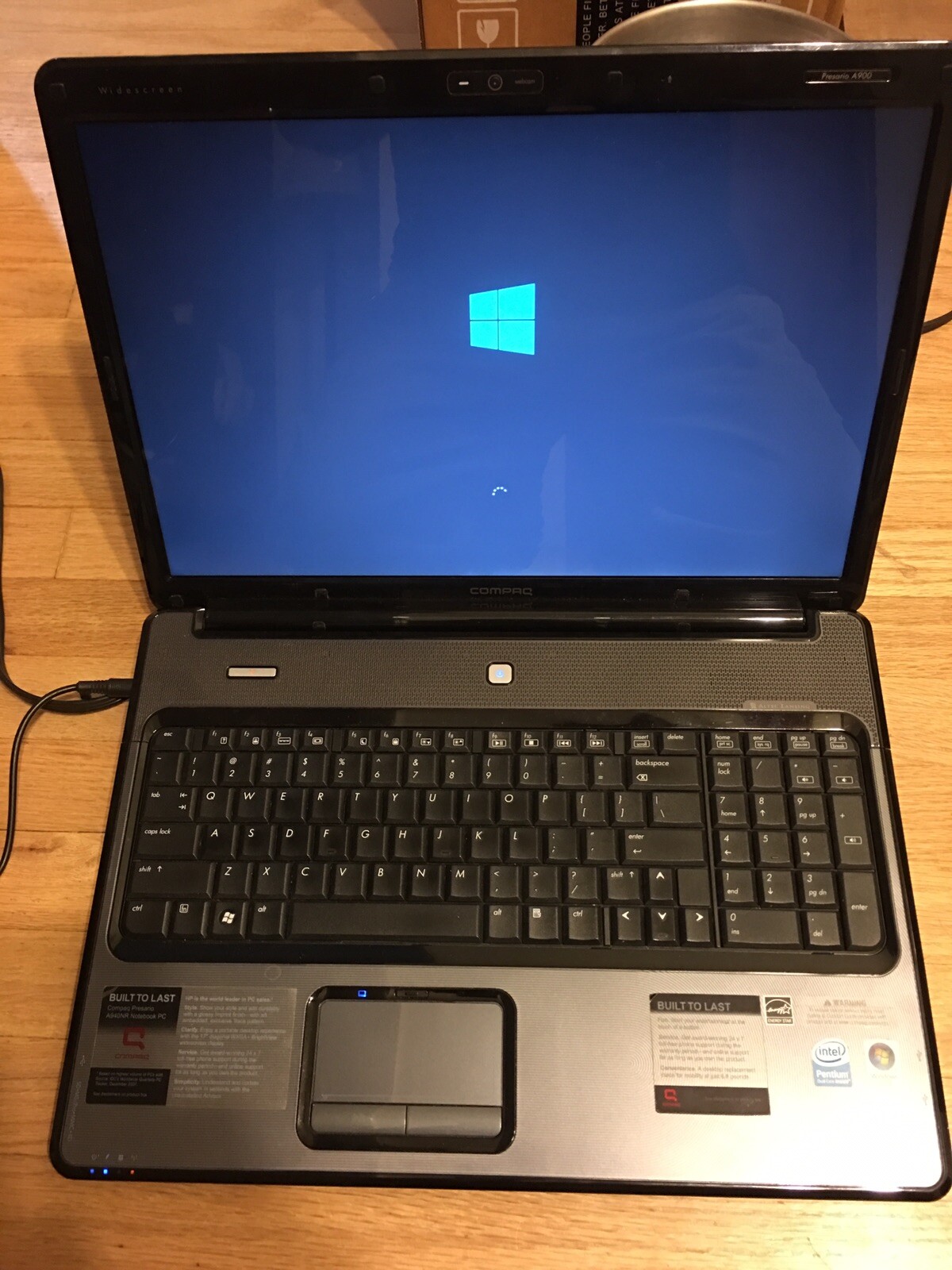 HP/Compaq Presario A940NR 1.86-GHz Pentium Dual-Core Mobile Processor T2390