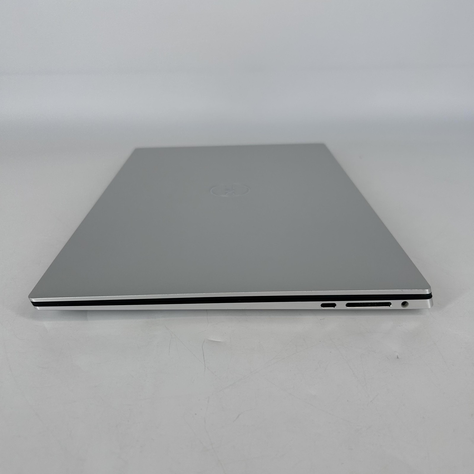 Dell XPS 15 9510 3.5K TOUCH i9-11900H 2.50GHz 16GB 512GB SSD NVIDIA RTX 3050 Ti