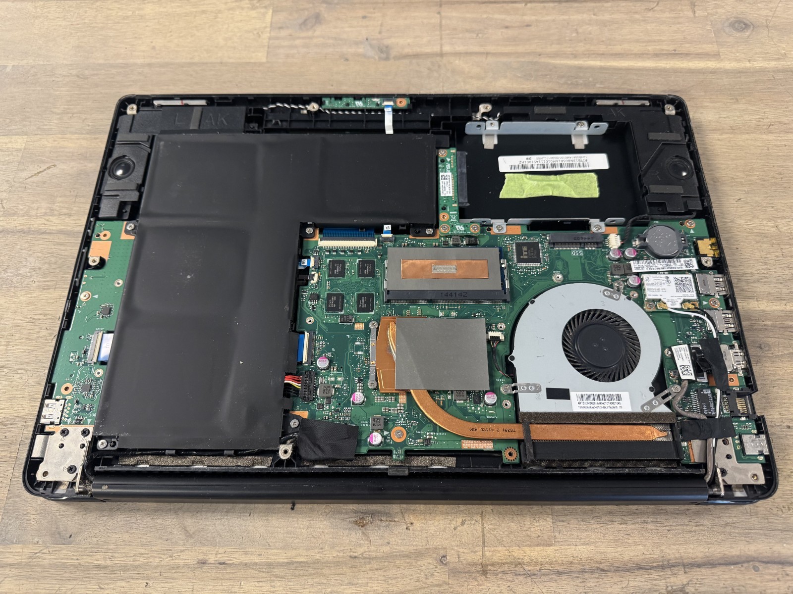 ASUS Q502LA-BSI5T14 Flip 2-in-1 15.6″ Touch-Screen Laptop *FOR PARTS ONLY READ!*