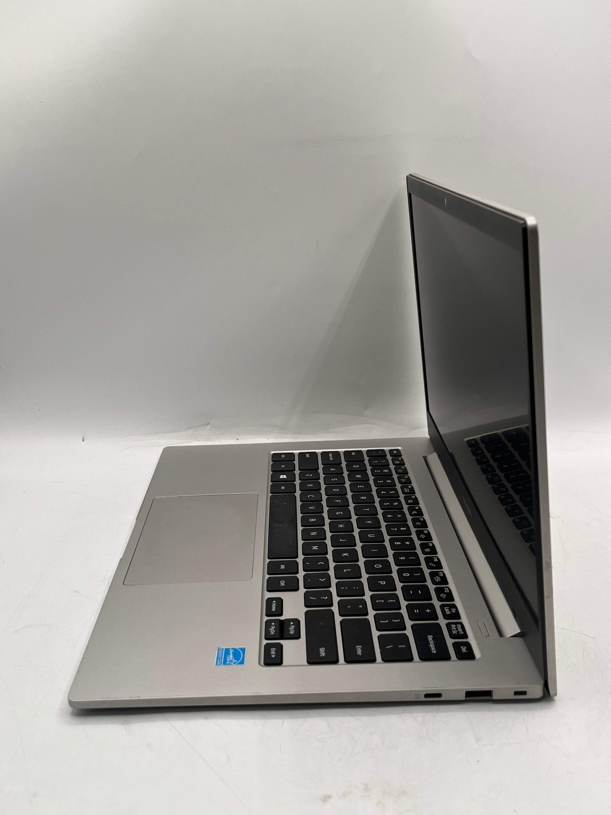 Samsung Galaxy Book Go 14-inch 2021 Snapdragon 7c Gen 2 4GB 128GB Laptop – Broke