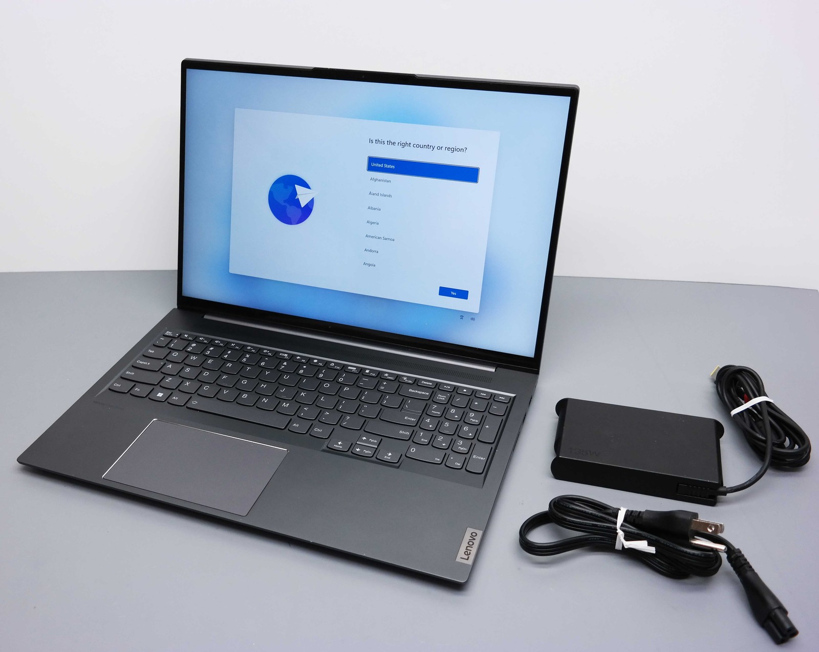 Lenovo Slim 7i 16″ Intel Core i7-12700H 16GB RAM 1TB SSD