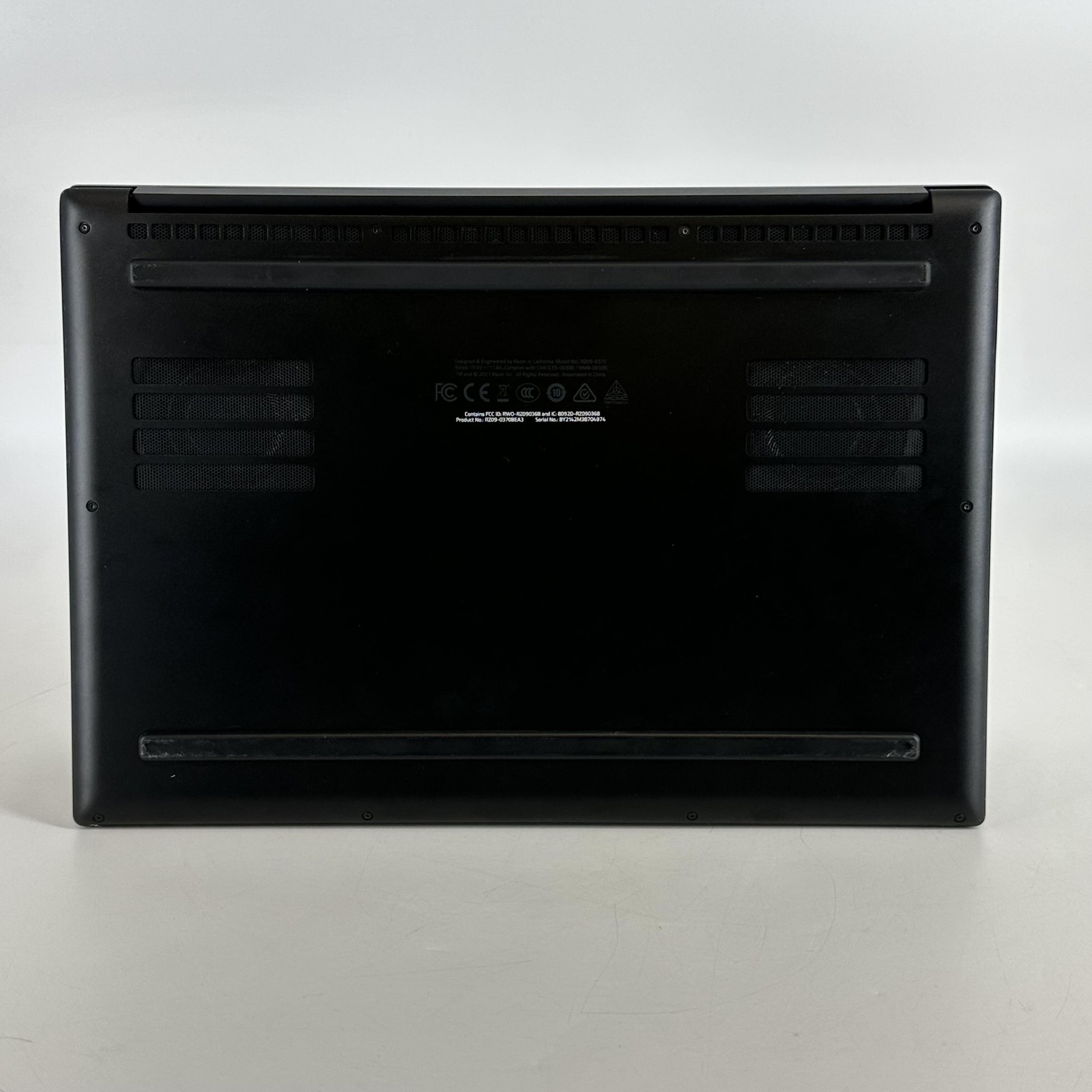 Razer Blade 14 2K 3.3 GHz Ryzen 9 5900HX 16GB 1TB SSD RTX 3070 – BAD DC PORT