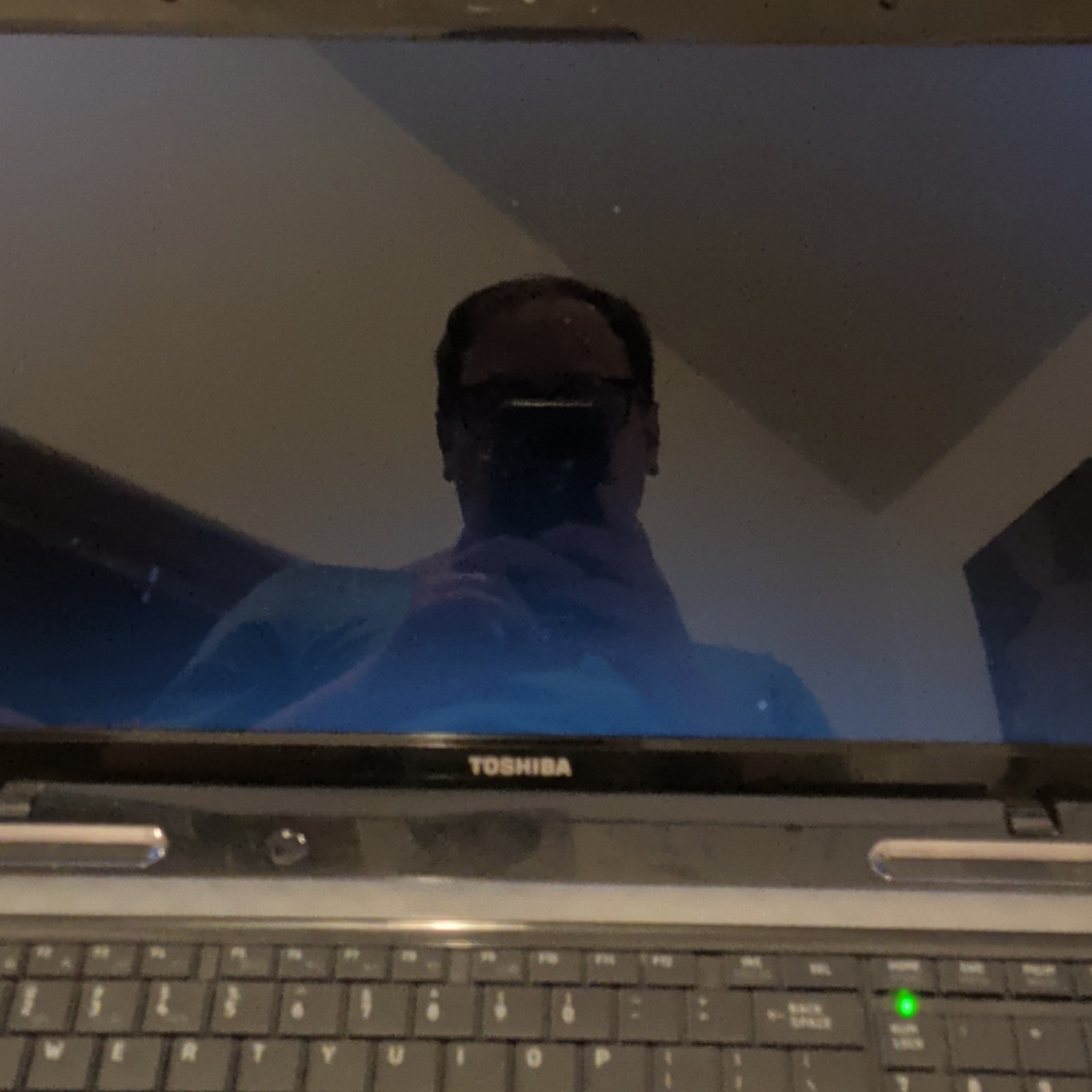 Toshiba Satellite L775D-S7112 17.3″ AMD A-Series 4GB 640GB HDD Windows