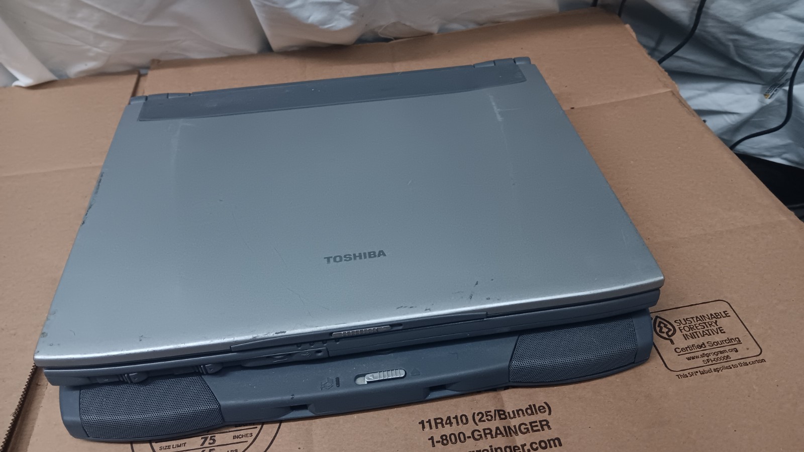 Vintage Toshiba Portege 7100CT Laptop Windows XP pro Docking station DVD Floppy