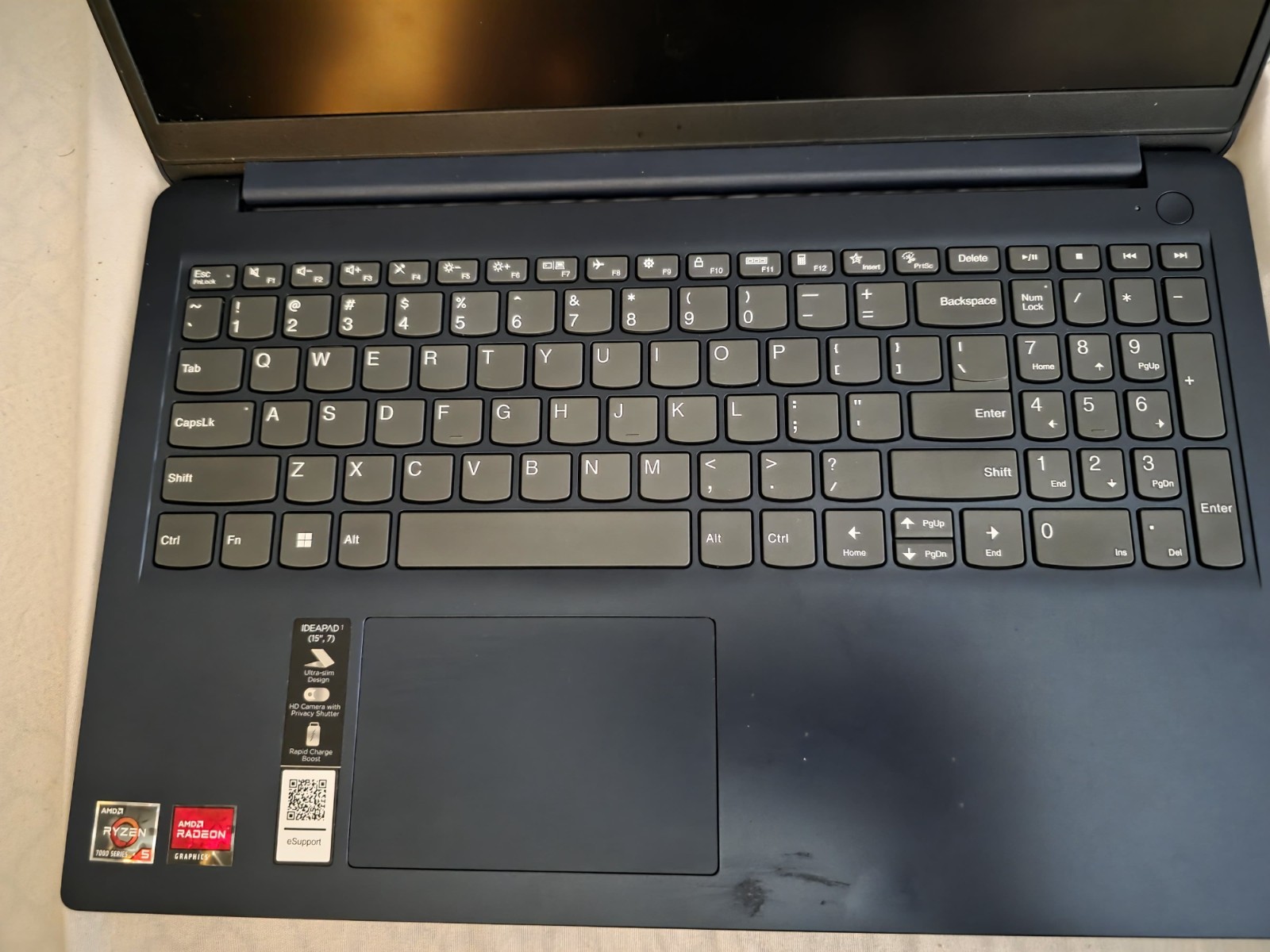Lenovo IdeaPad 1 15.6″ Full HD Touchscreen Laptop AMD Ryzen 5 7520U 2022 8GB