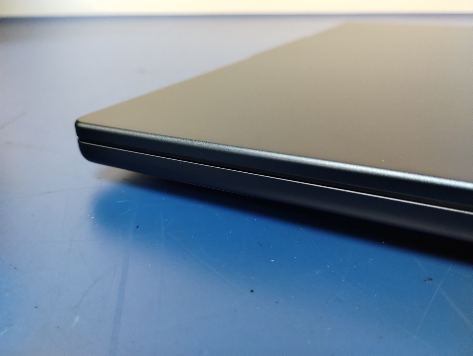 LENOVO SLIM 7 14ILL10, Intel Core Ultra 7 258V, 2.20 GHz, 32 GB RAM, 1 TB NVMe