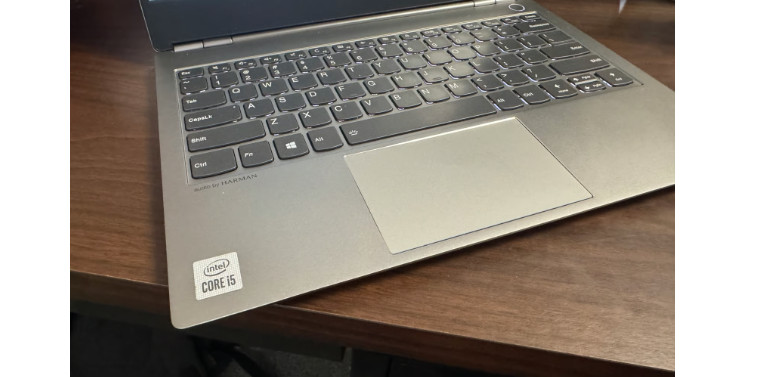 Lenovo Ultrabook Laptop 16GB 256 SSD Windows 11 Pro & Extras
