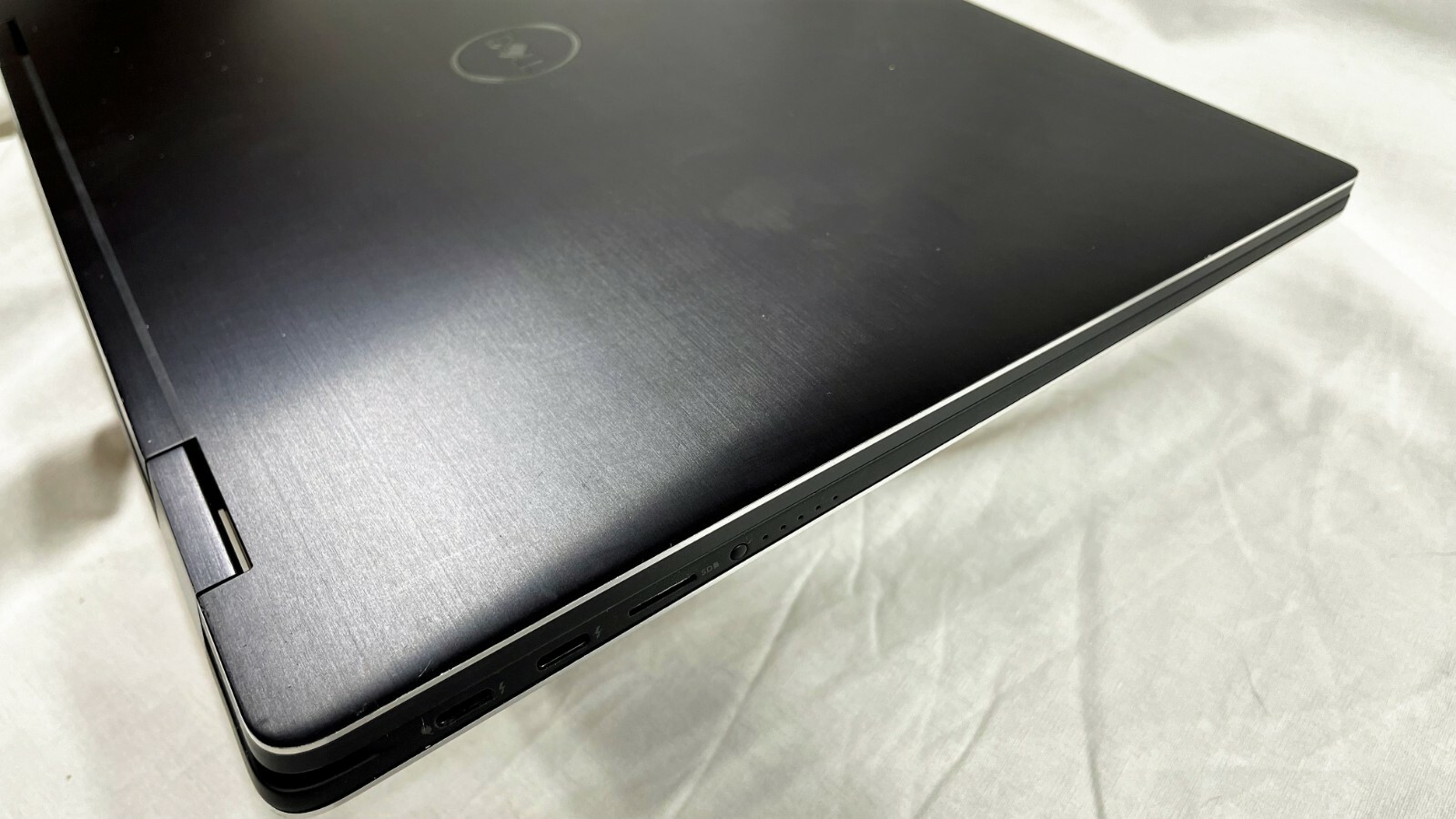 Dell XPS 15 9575 TOUCH 2-in-1 4K ✔i7-8706G ✔1TB SSD ✔16GB Ram ✔Vega GL 4GB ✔W10P