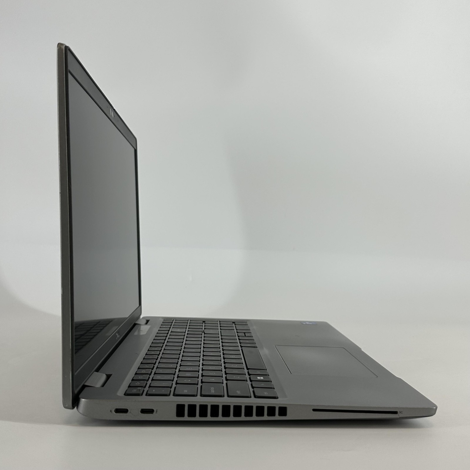 Dell Latitude 5520 15 FHD i7-1185G7 3.00GHz 16GB 256GB SSD Good – CHIPPED SCREEN