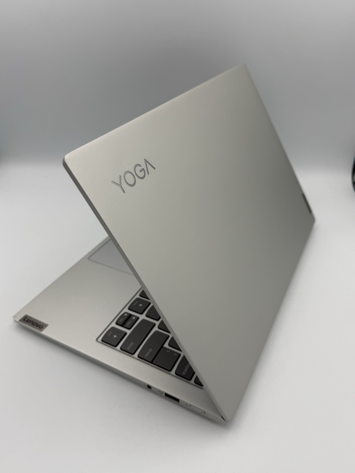 Lenovo Yoga Slim 7 Pro 14ACH5 – 14” 2.2K | Ryzen 9 5900HX | 16GB RAM | 1TB – 34C