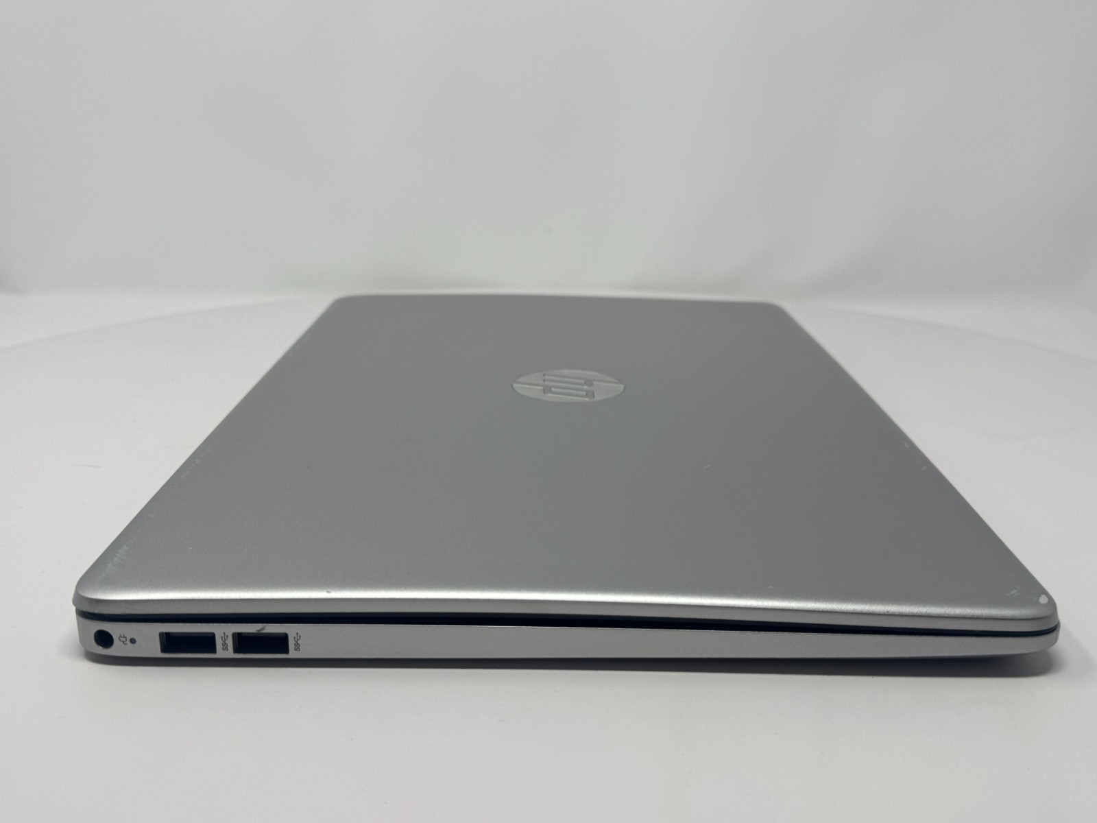 HP 15-ef1044nr Athlon Gold 4GB 128GB SSD For Parts or Repair READ DESCRIPTION