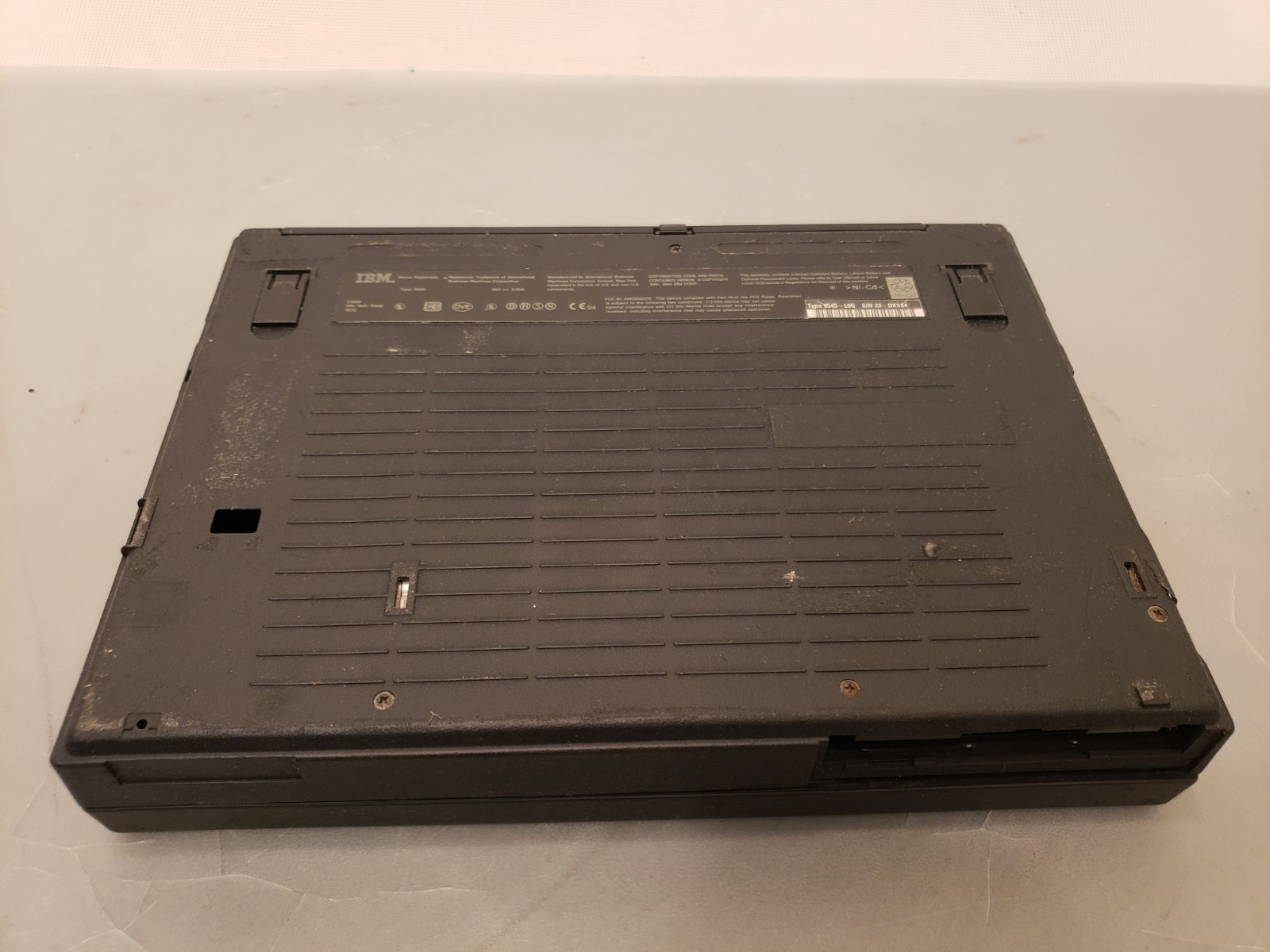 Vintage IBM Thinkpad 755C Intel 486-DX4 Laptop 9545-LOG for Project or Parts