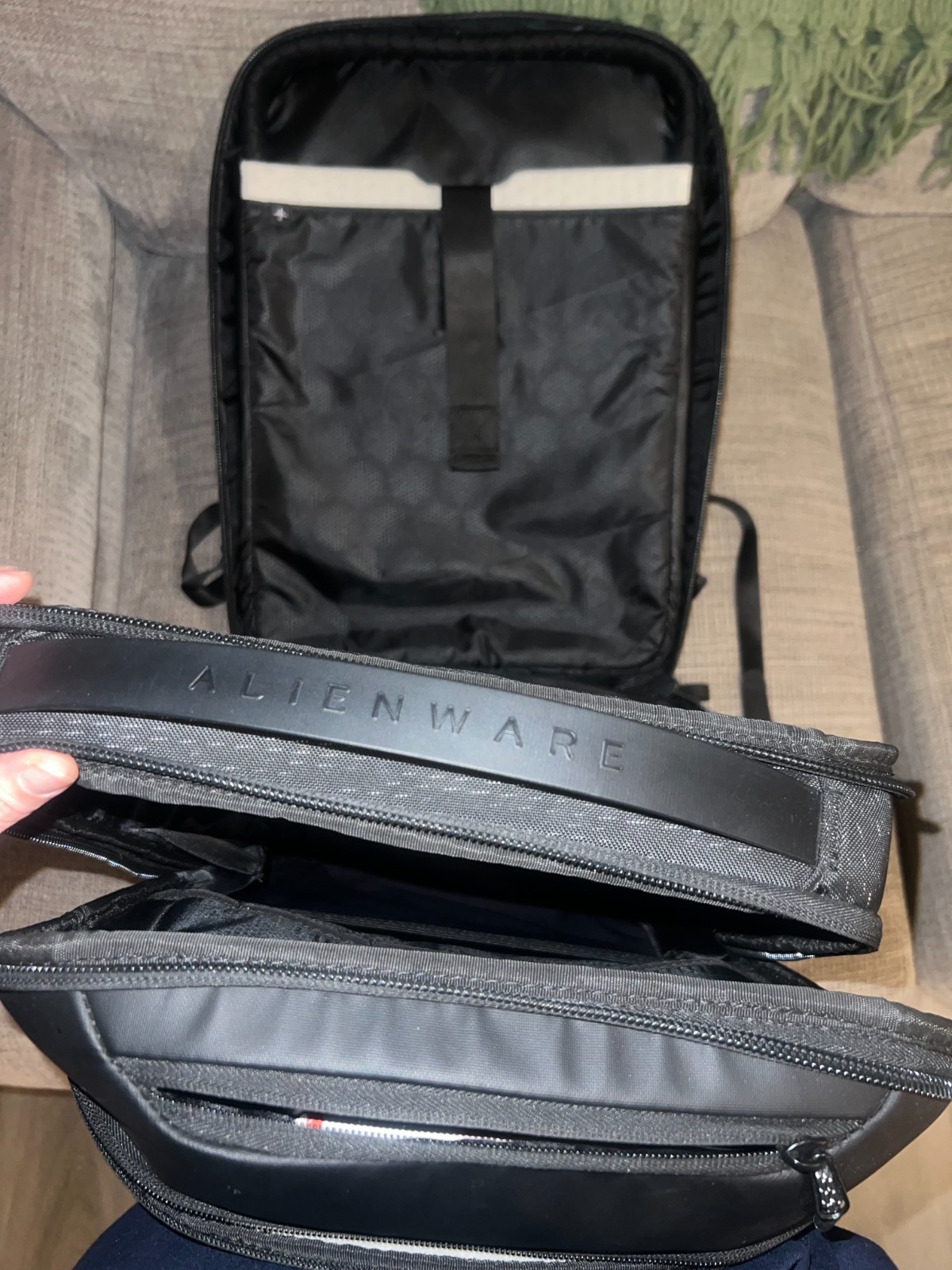Alienware m18 R2 – i9-14900HX, RTX 4080, 32GB RAM, 1TB, Gaming Laptop + Backpack