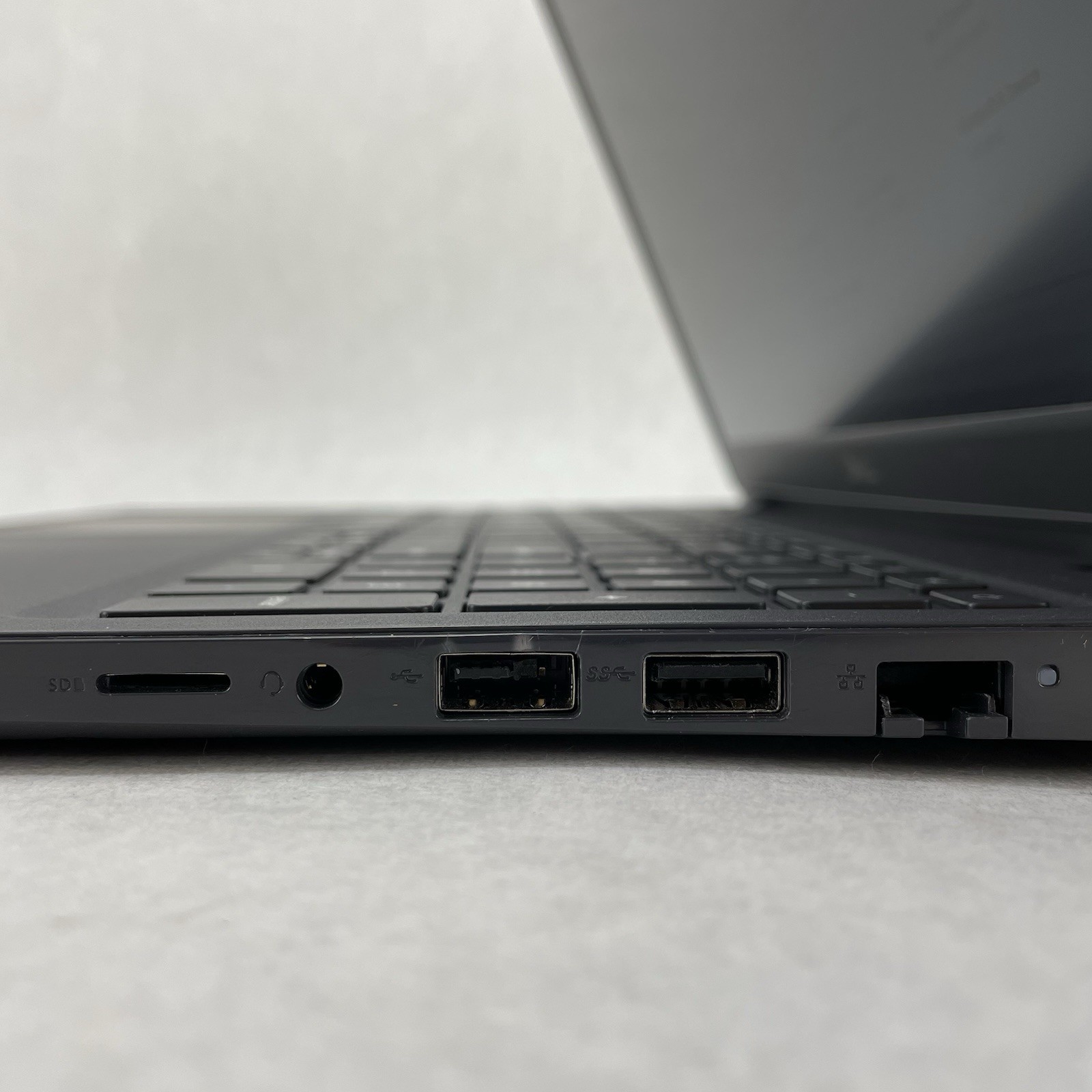 Dell Latitude 3510 15.6″ i7-10210U 1.60 GHz 8 GB RAM No SSD/OS/AC – Bad USB