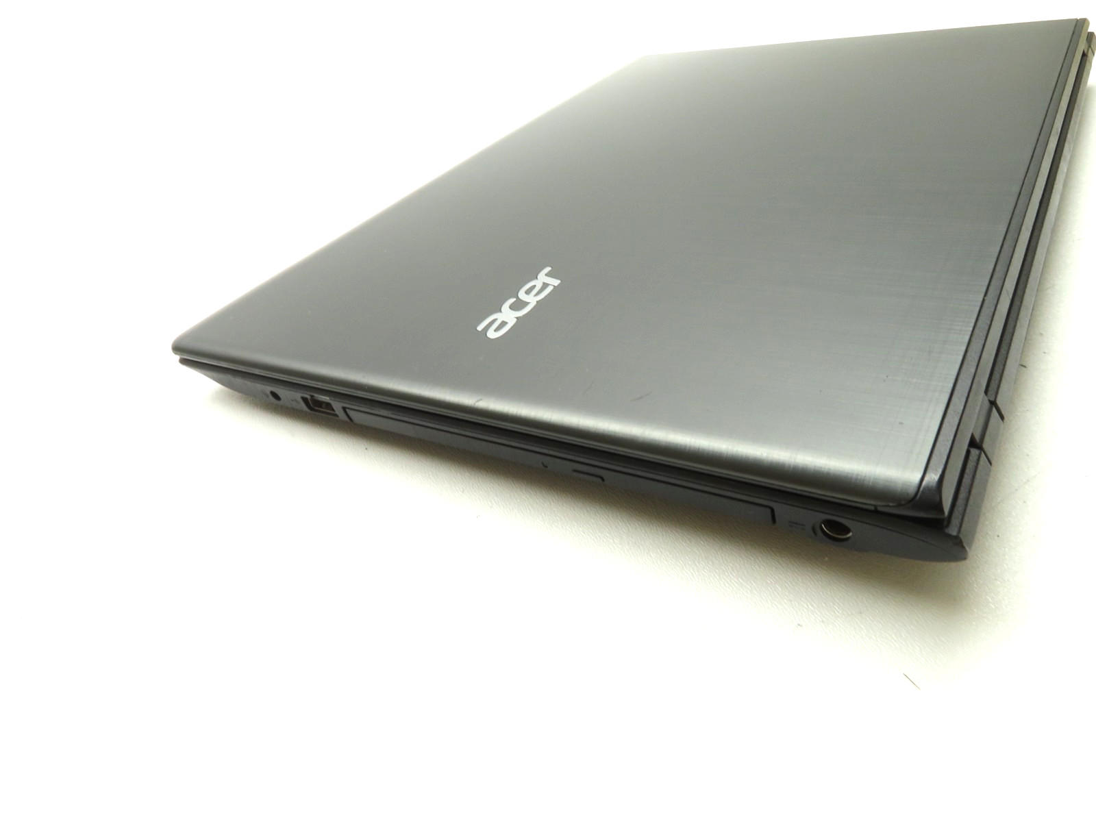 Acer Aspire E5-576-392H 15.6″ Intel i3-8130U 2.4GHz 16GB RAM 128GB SSD 1TB HDD