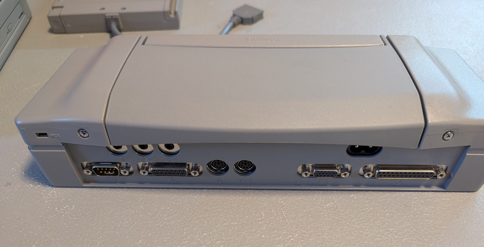 Toshiba 430CDT with docking station and extras – for repair