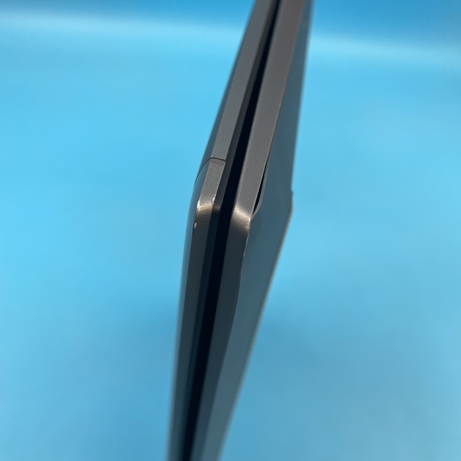 HP ZBook Firefly G8 | i7-1185G7 | 16GB RAM | 512GB SSD | WIN 11 PRO | 74% BATT