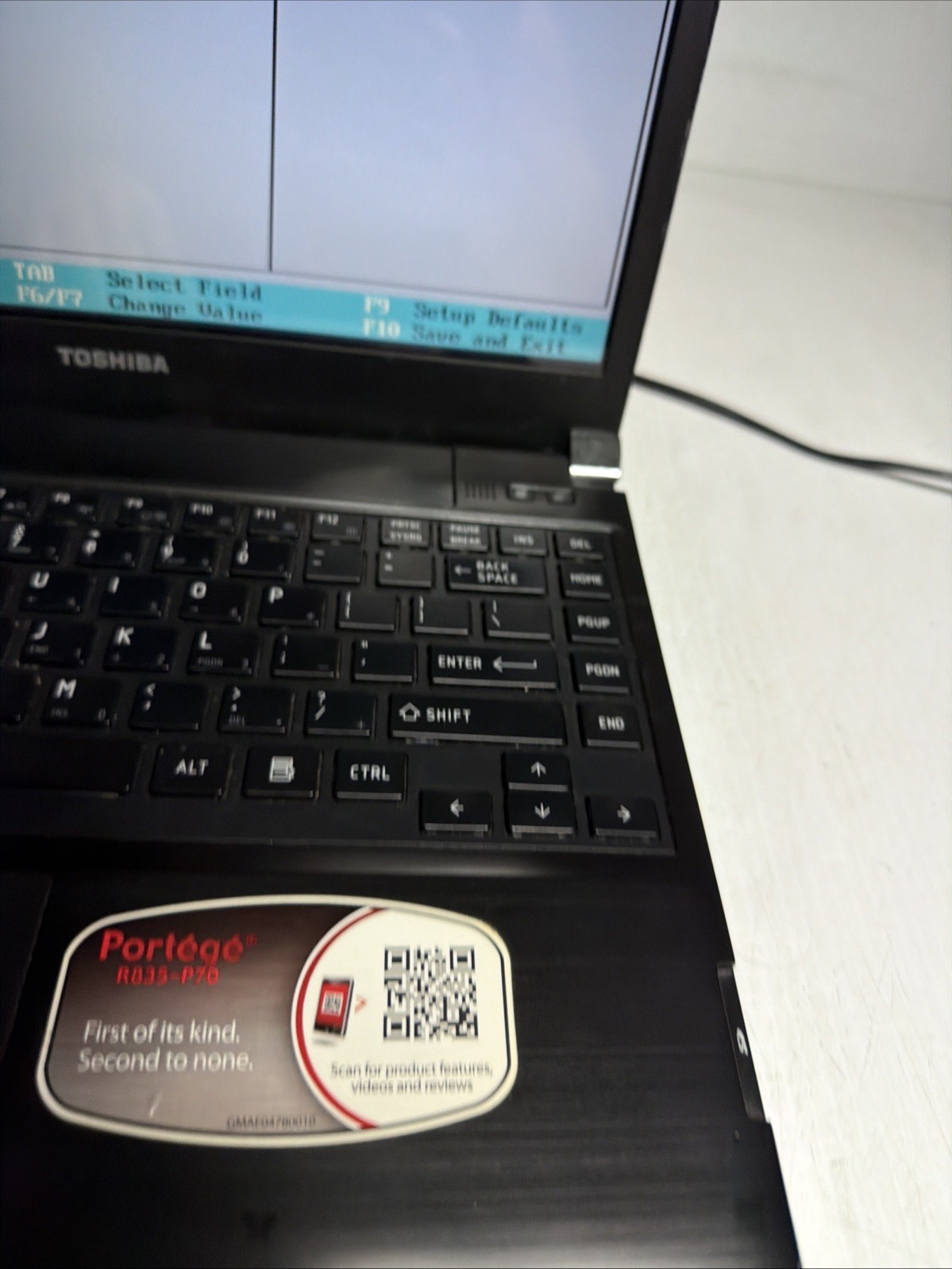 Toshiba Portege R835-P70 13″ Laptop i5-2410m 4gb Ram No Drives Boots Bios