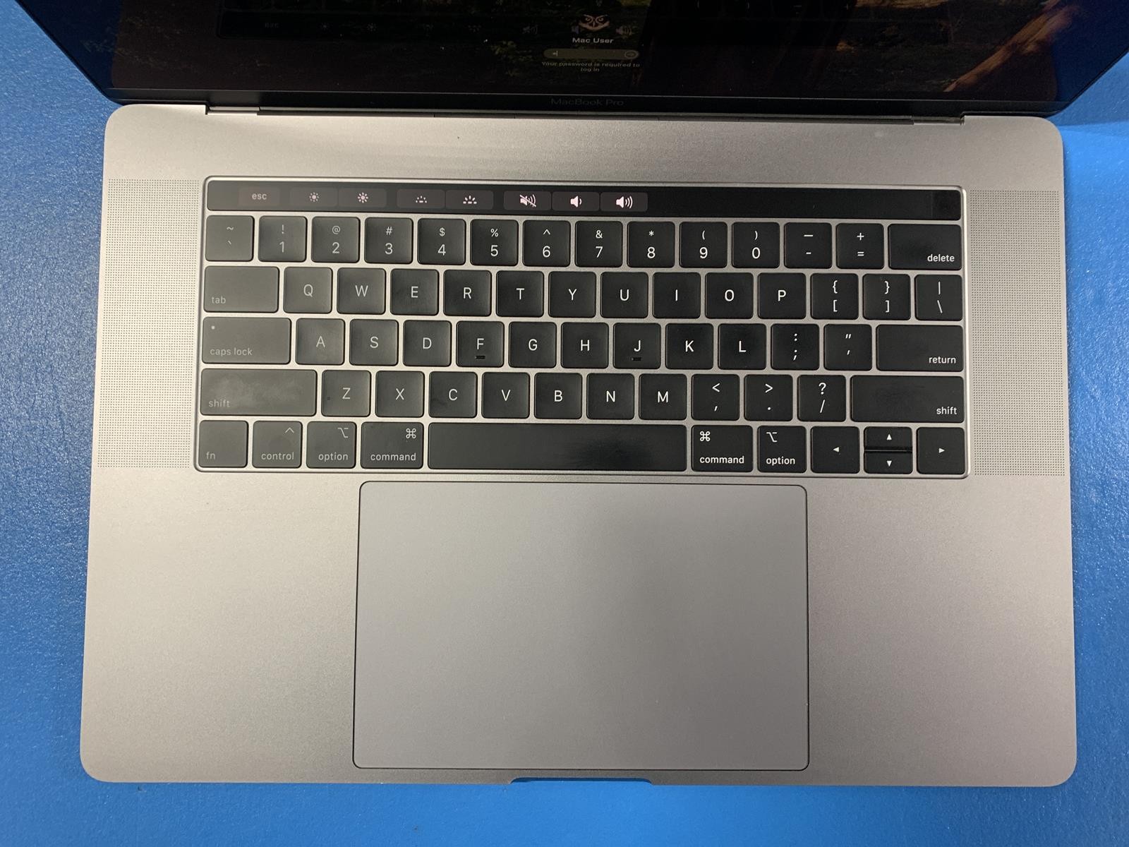 Apple MacBook Pro A1990 Core i7 9750H 2.60GHz 32GB DDR4 512GB SSD Sequoia