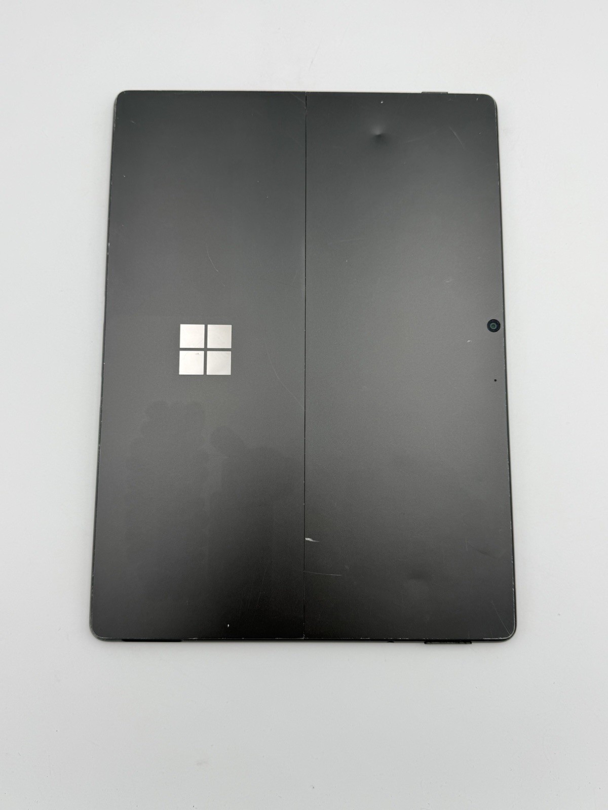 Microsoft Surface Pro 8 13” – i5 11th Gen | 8GB RAM | 256GB SSD (READ) – 31C