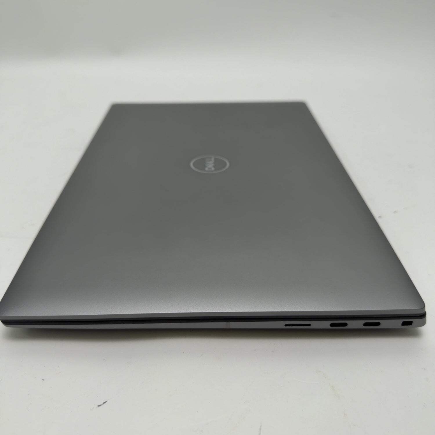Dell Precision 5490 14″ Core Ultra 9 185H 2.5GHz 32GB RAM 1TB SSD RTX 1000 Ada