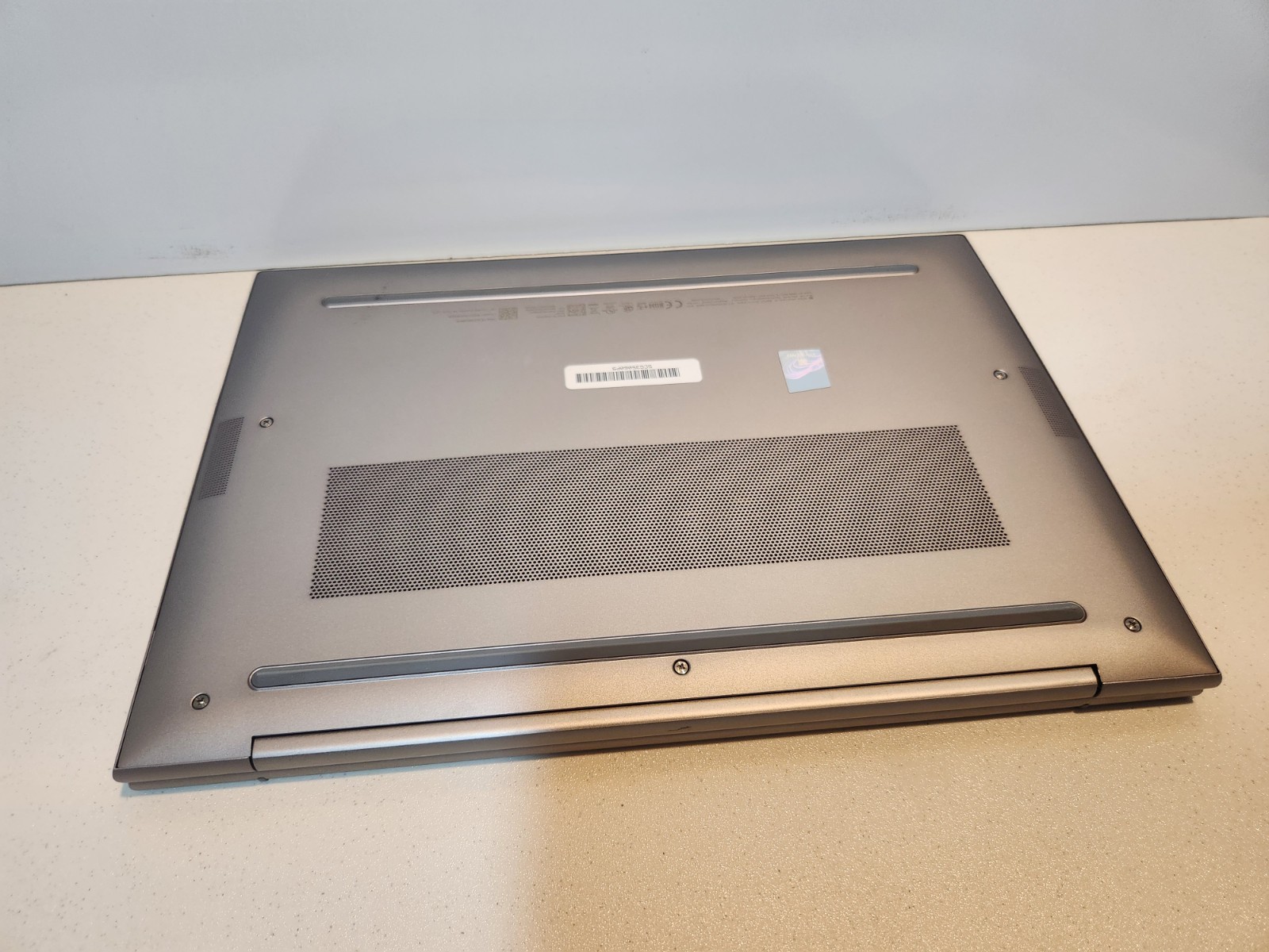 HP ZBook Firefly 14 G10 FHD+ 1.9 GHz i7-1370P 16GB 512GB SSD Good – BEZEL SPLIT