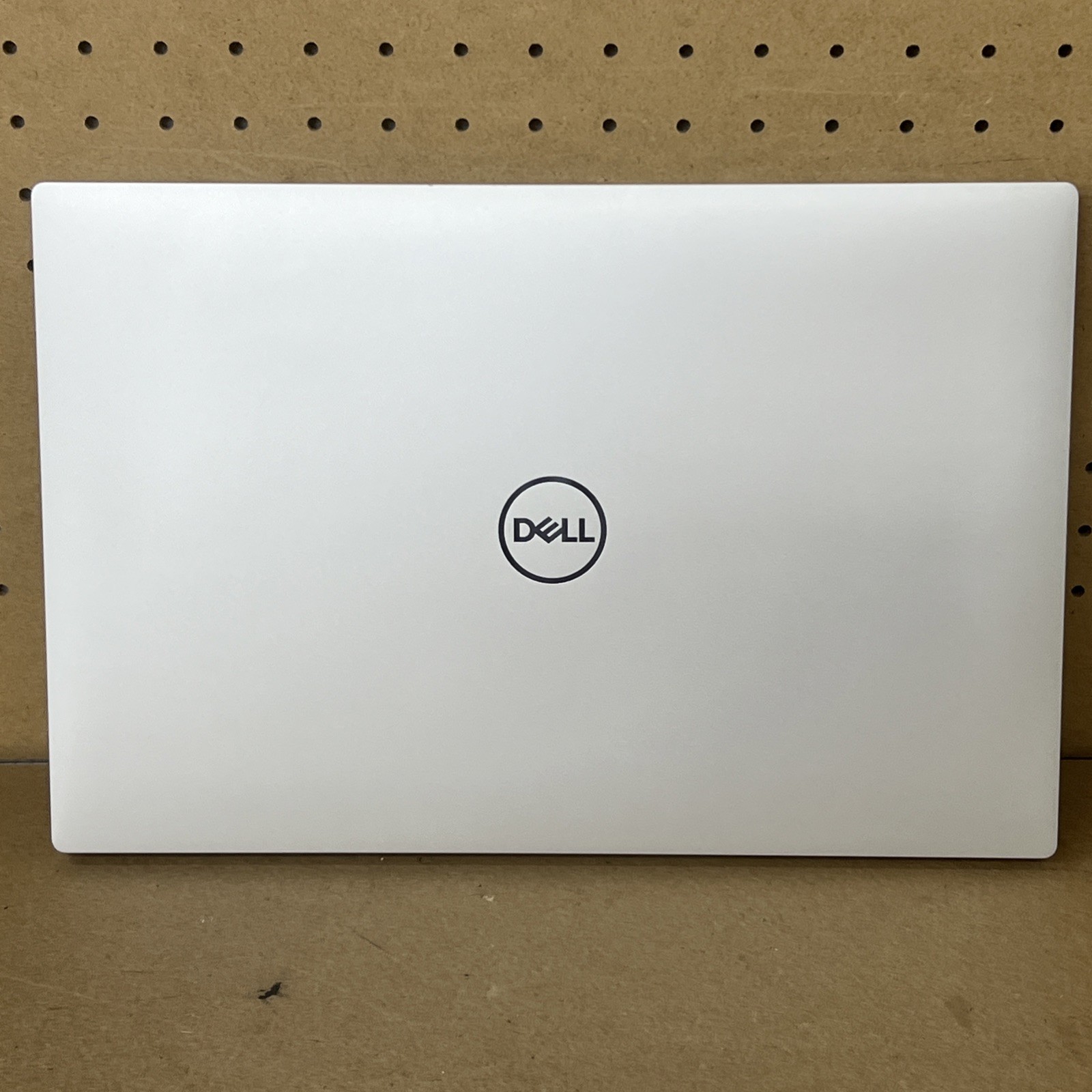 Dell XPS 16 9640 Ultra 9 185H 64GB Ram 2TB GeForce RTX 4060 – Good *Bright Spots