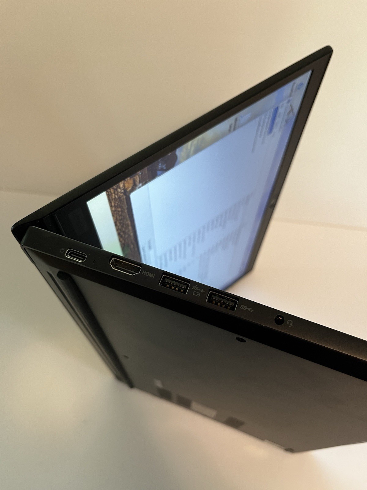 Lenovo ThinkPad T490s i7-8565U @ 1.80GHz 8/256GB 14″ UHD620, see photos #80L