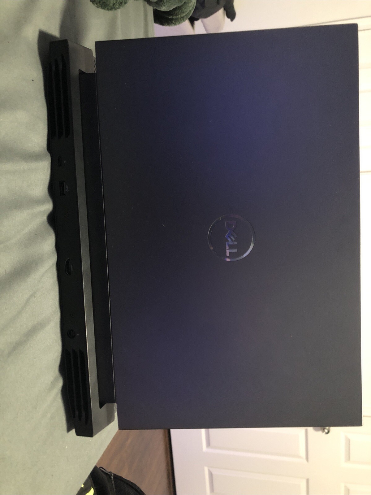dell g15 gaming laptop i7 Nvidia 3050 512gb Of Space – Comes with charger.