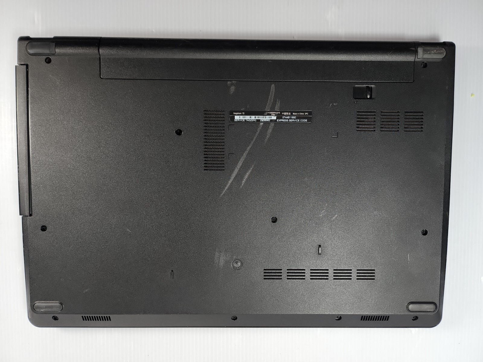 DELL Inspiron 3558 15.6″ HD Intel i3-5015U 2.1GHz 1TB HDD 6GB RAM DVD PARTS