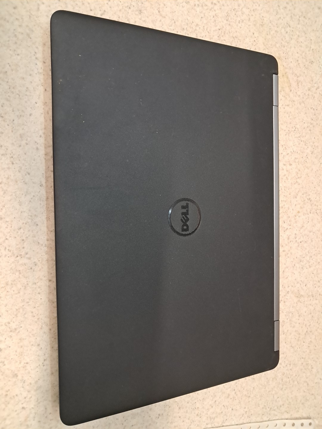 DELL LATITUDE E7470 Laptop w/ Intel Core i5-6300U 2.40GHz